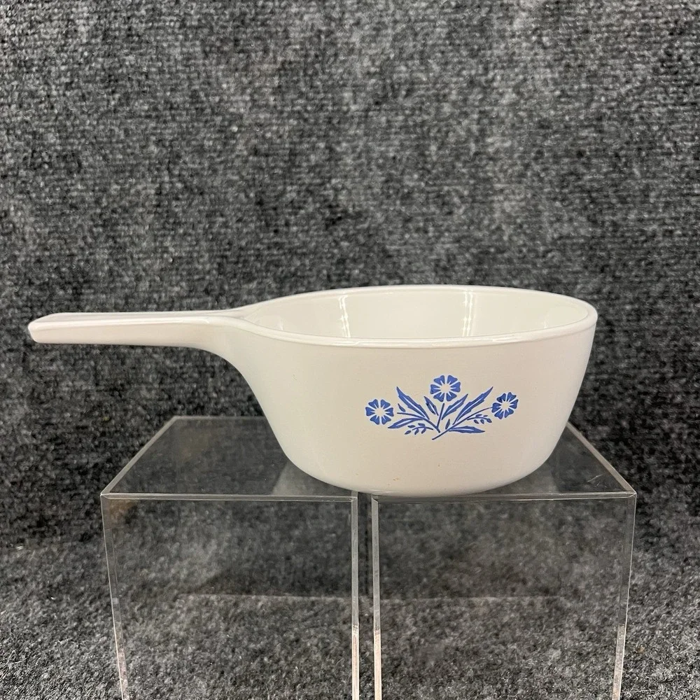Corning Ware P-82-B, 1-1/2 Pint Sauce Pan Cornflower Blue Flowers Vintage MCM